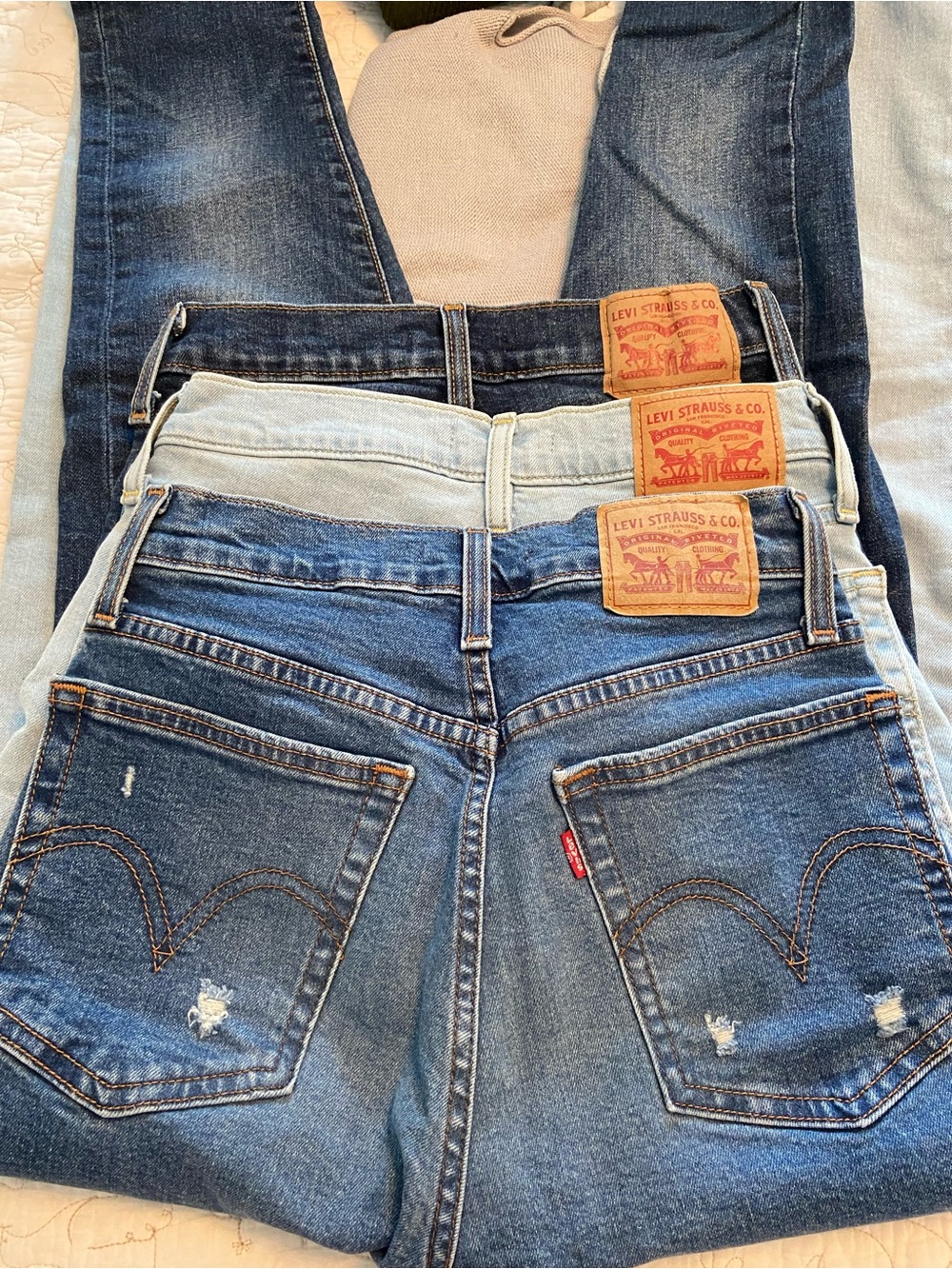 Bundle of Levi jeans